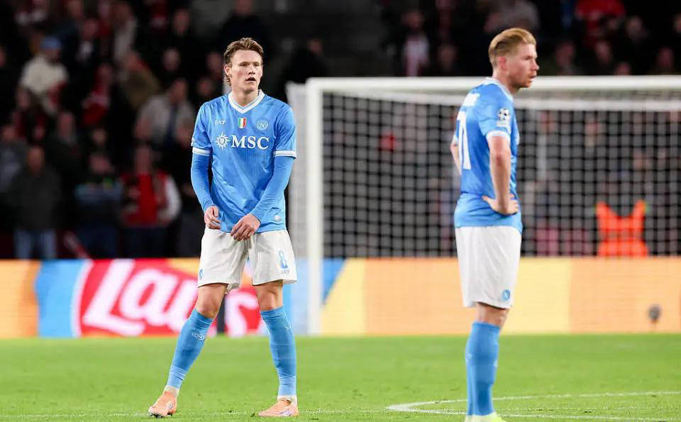 那不勒斯2-6惨败埃因霍温，意甲冠军28年来最丢脸一战